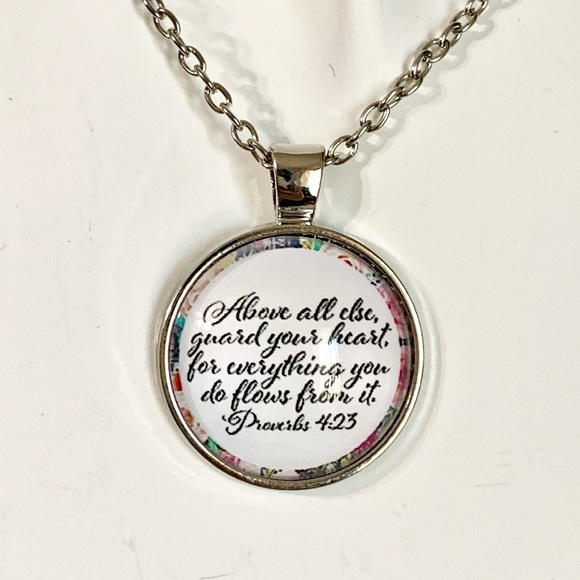 Faith based pendant necklace. - Picture 1 of 3